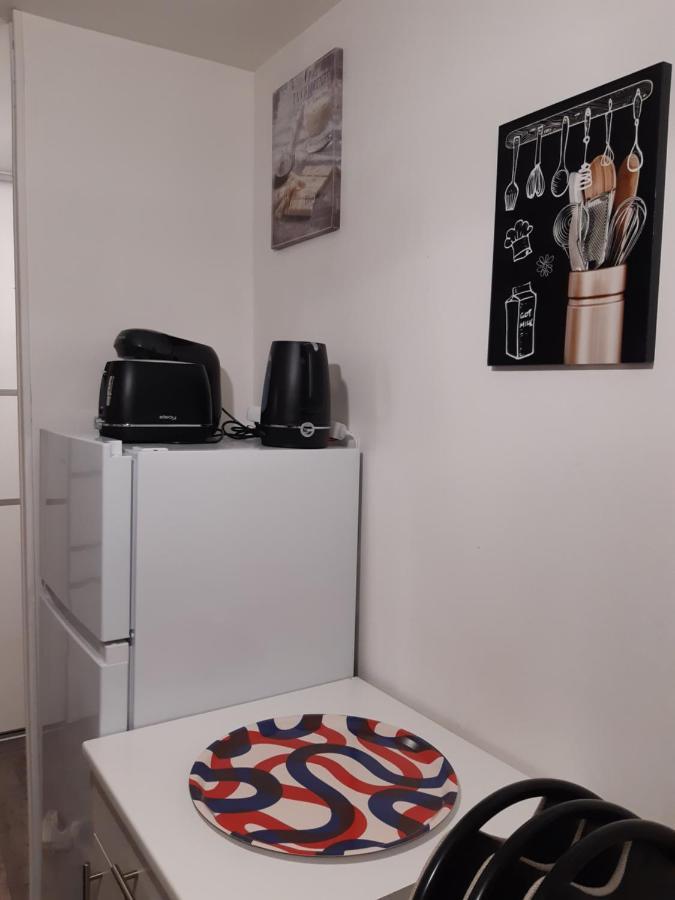 Joli Appartement T2 Agglo Troyes Sainte-Savine Esterno foto